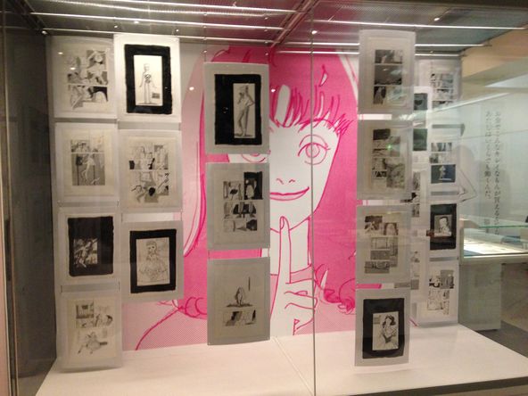 公式カタログのデザインも担当したコズフィッシュの祖父江慎氏が、展覧会のアートディレクションを務めている。